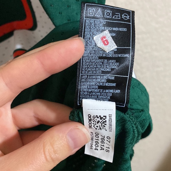 Miami Hurricanes Jersey 🙌🏼 - Picture 8 of 8